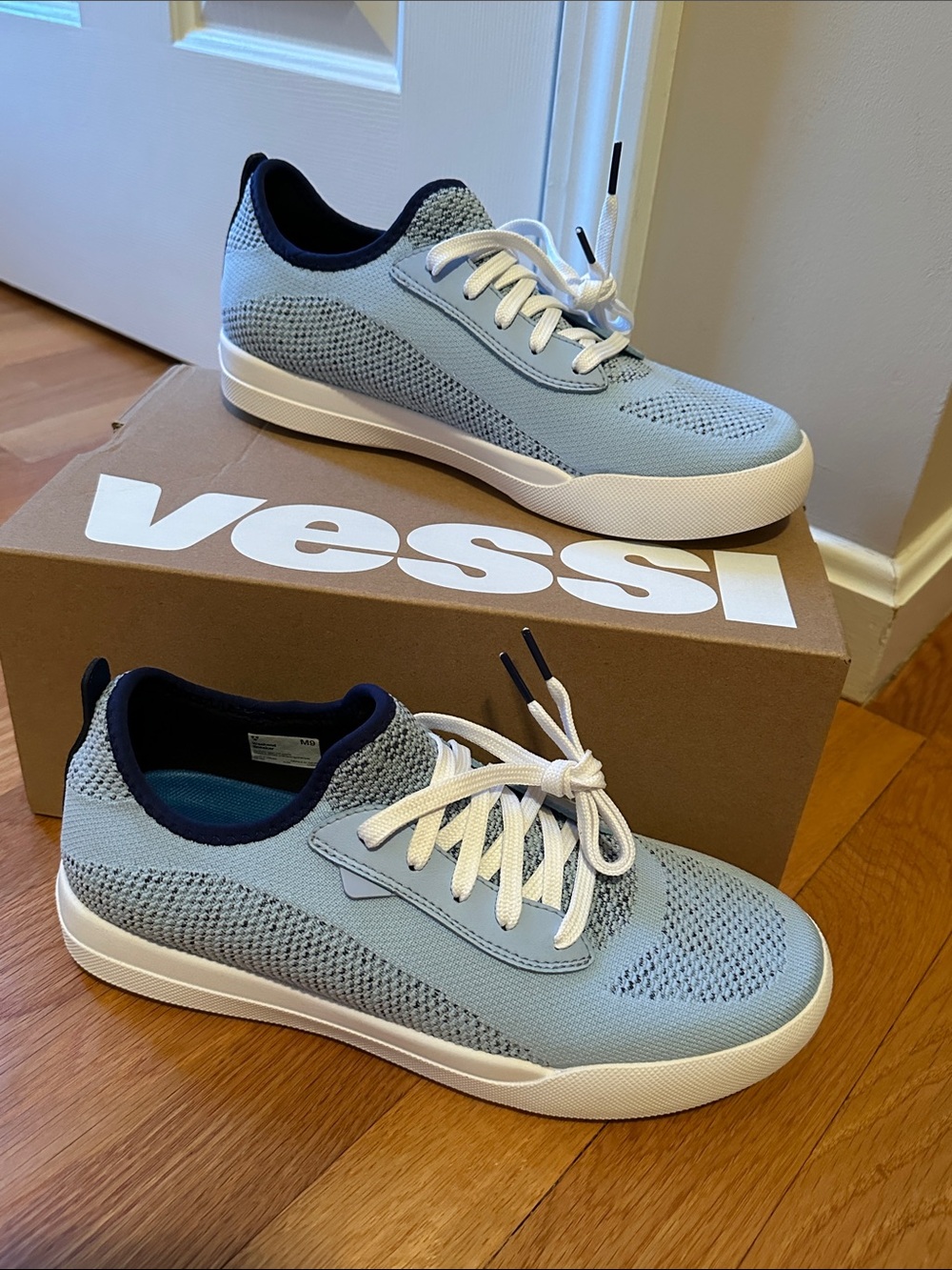 Vessi Weekend Sneaker Mens size 9 Blue Slip-On Sneakers Waterproof unisex NWB - Picture 5 of 10